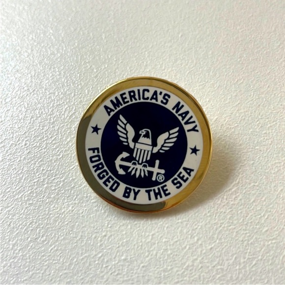 NAVY Forged by the Sea Pin 🇺🇸 - Picture 3 of 5